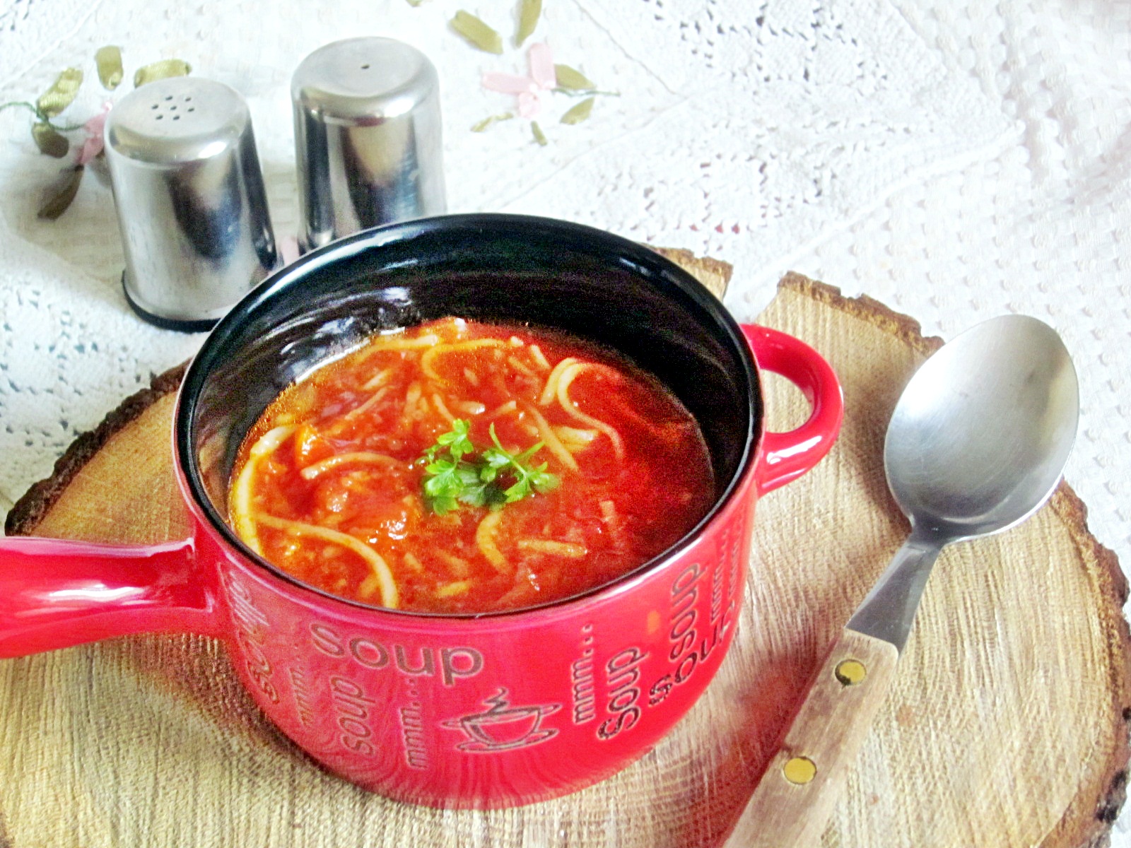 Supă de roșii cu tăiței de casă