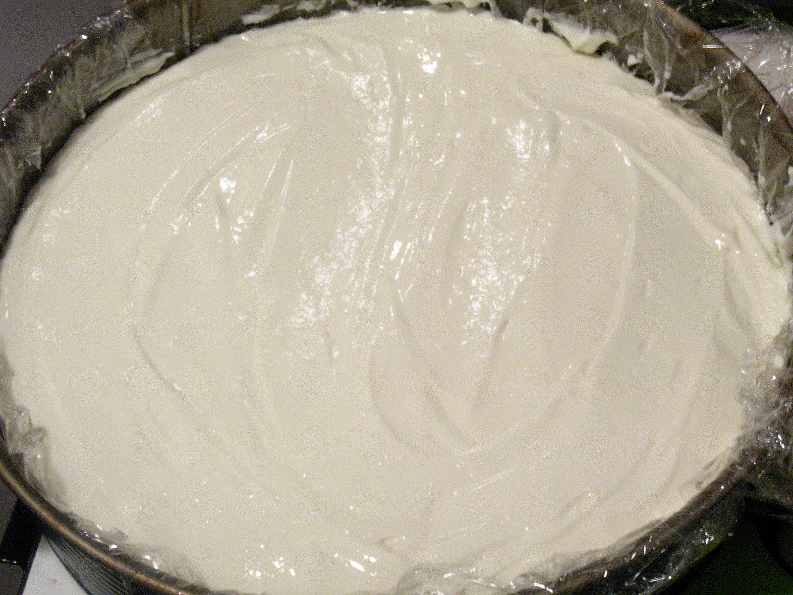 Tort Dukan cu crema de branza si fructe de padure