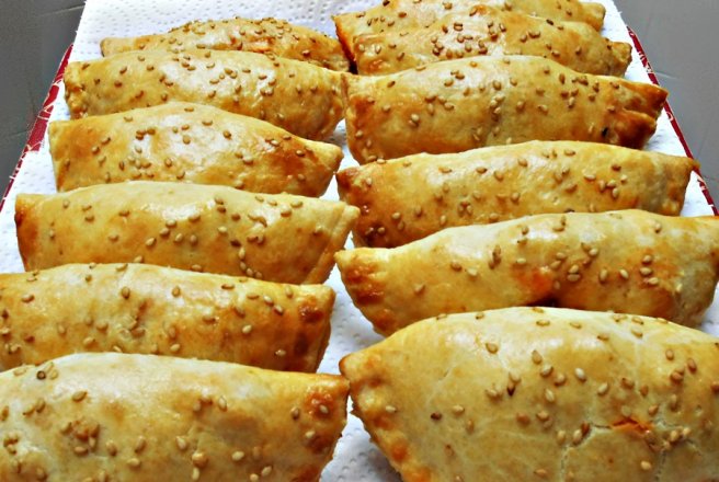 Empanadas cu pui si pasta de avocado