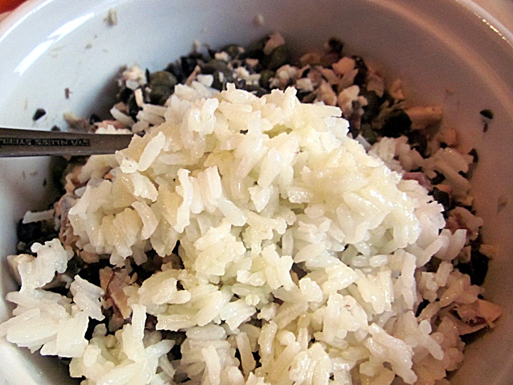 Salată de pește afumat cu orez