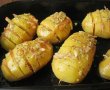 Cartofi copti, cu mujdei si branza fondue de la Delaco-3