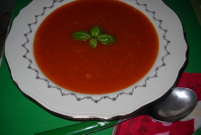 Supa de rosii cu tapioca