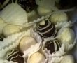 Bomboane cu cocos trase in ciocolata-1