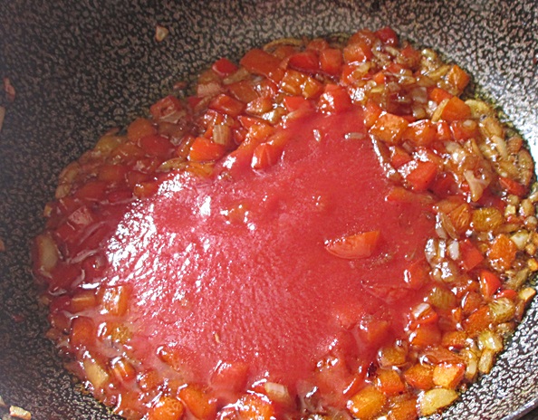 Tagliatelle cu friptura in sos