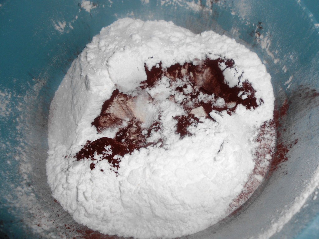 Prajitura cu crema de mascarpone si cocos prajit