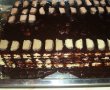 Tort din foi de napolitane cu sos caramel si glazura de ciocolata  (reteta nr.100)-1