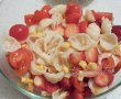 Salata de paste gnocchi cu creveti si capsuni in sos curry-4