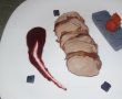 Muschiulet de porc cu piure de cartofi violet si dressing de fructe de padure-3