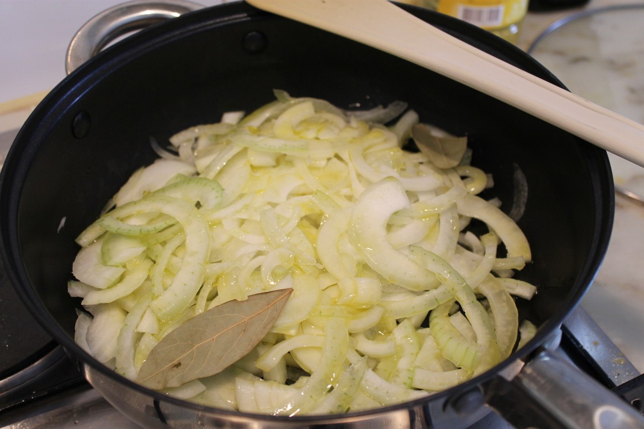 Peste cod (bacalhau) cu cartofi prajiti la cuptor