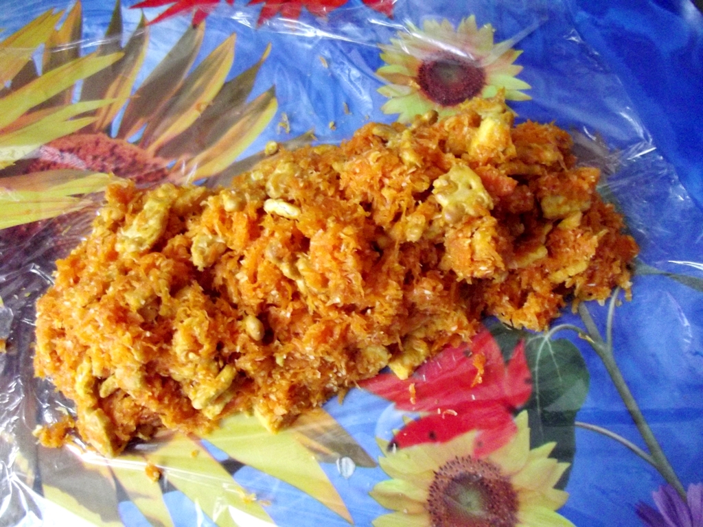Salam de biscuiţi, reţetă cu morcovi şi nucă de cocos