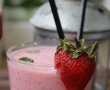 Milkshake cu capsuni si banane-11