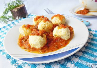 Galuste din urda cu sos de rosii