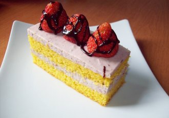 Prajitura cu mousse de capsuni