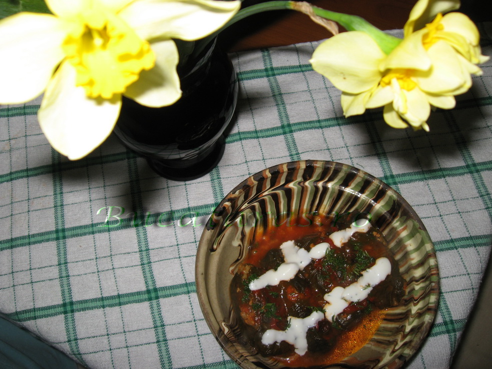 Sarmalute de primavara:  in frunze de stevie, cu carne de curcan