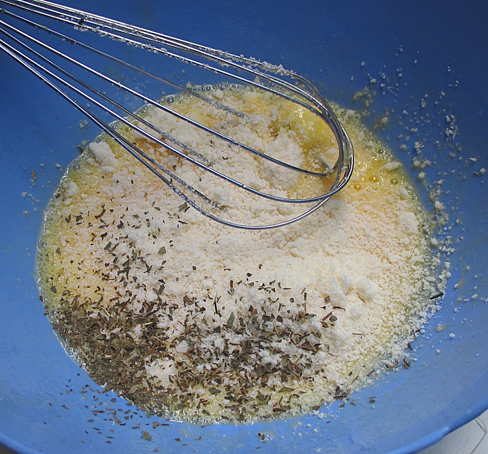 Omleta cu cartofi prajiti si mozzarella ( la cuptor)