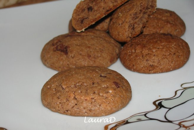 Cookies cu Nesquik si fulgi de ciocolata amaruie