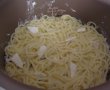 Budinca de spaghete cu branza si merisoare-5