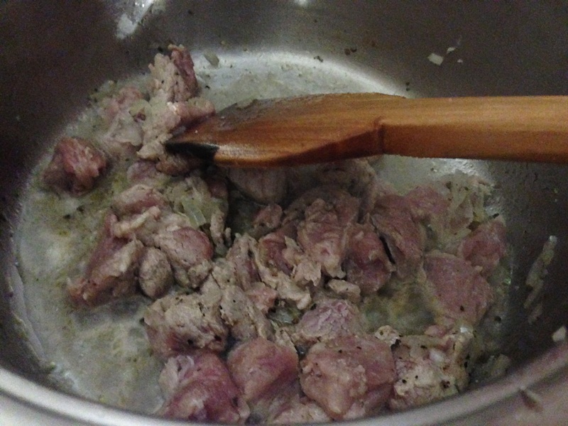 Fasole pastai cu dovlecel si carne de porc