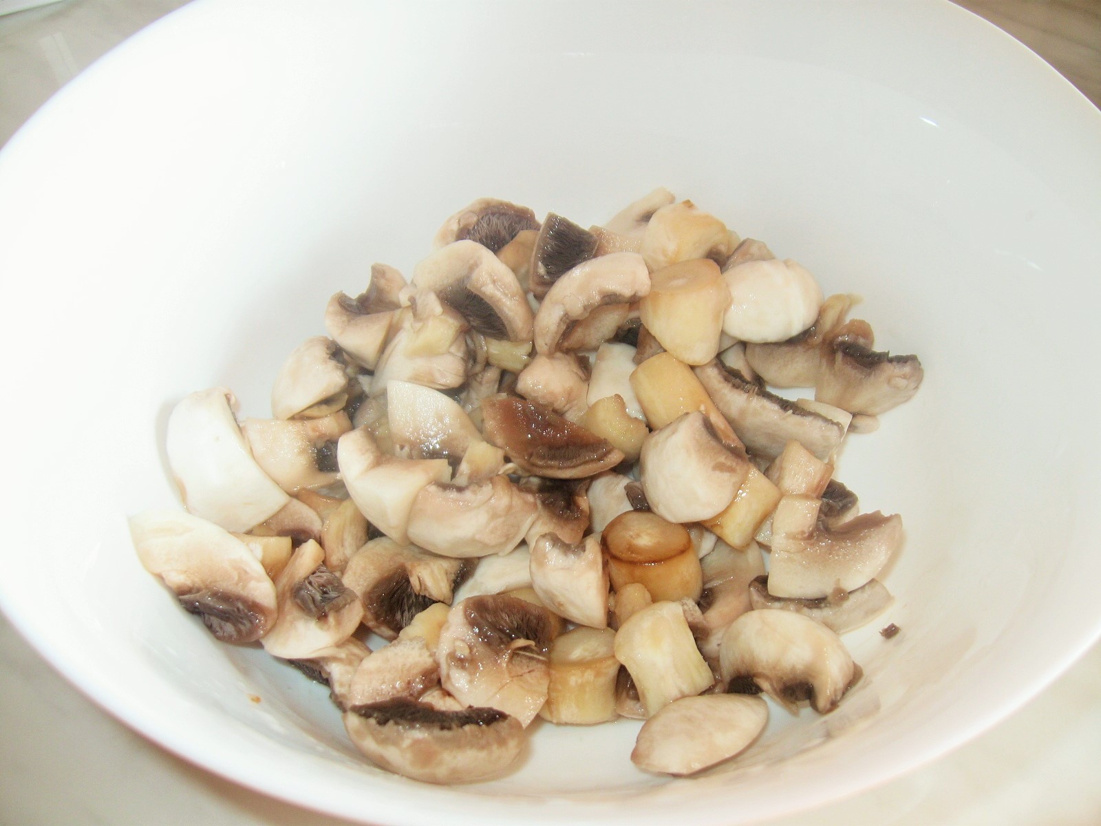 Tocanita de ciuperci cu aripioare de pui
