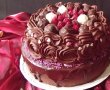 Tort aniversar cu zmeură şi ciocolată-2