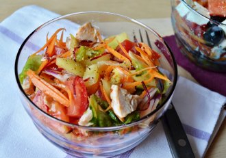 Salata de cruditati cu piept de pui