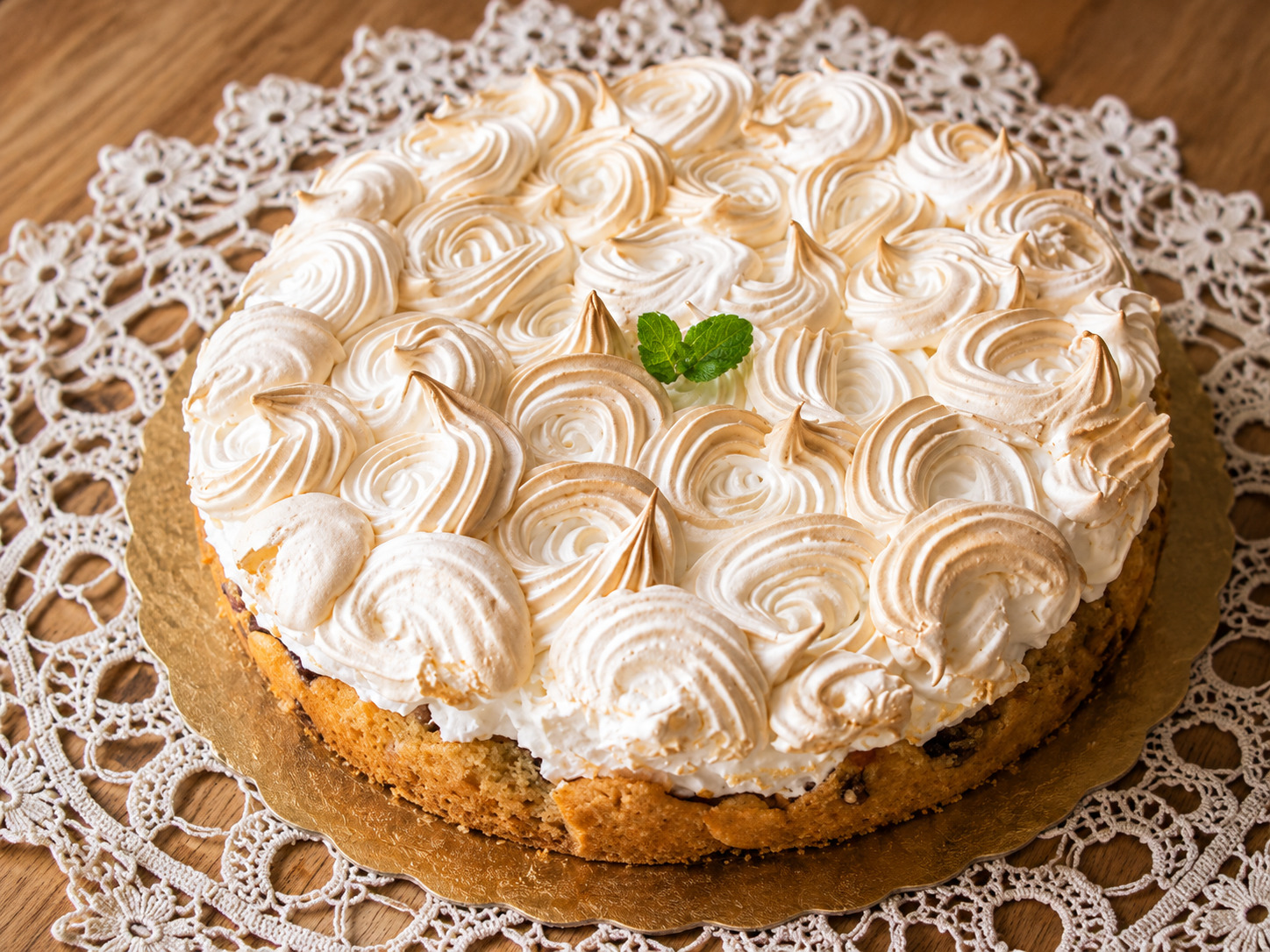 Tarta cu prune si bezea