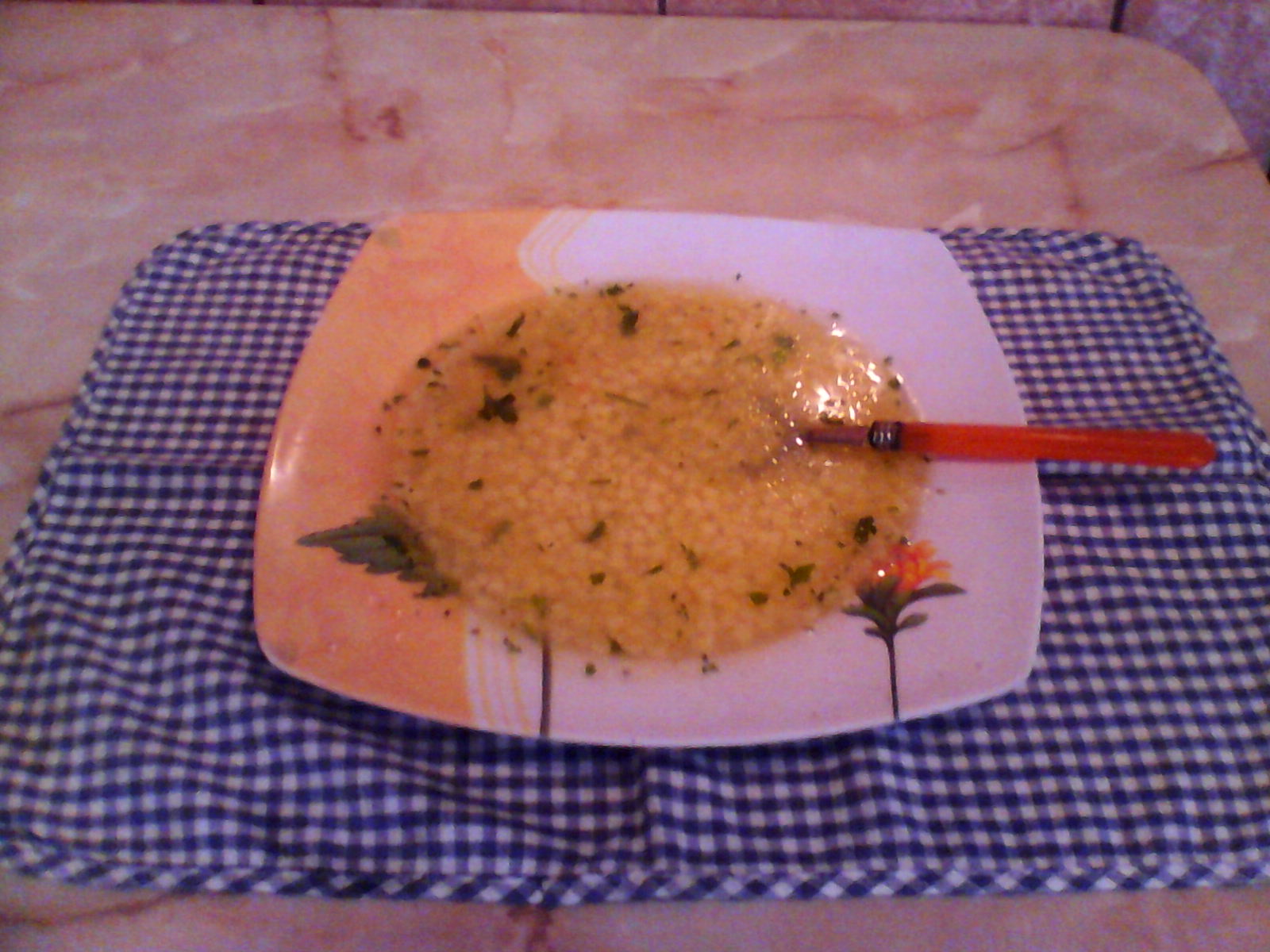Supa din pulpe de pui cu cus-cus