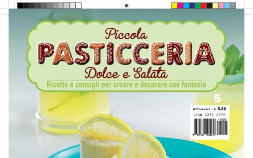 Numarul 5 al revistei Pasticceria  îți aduce gratuit un set de forme pentru mousse sau prăjituri