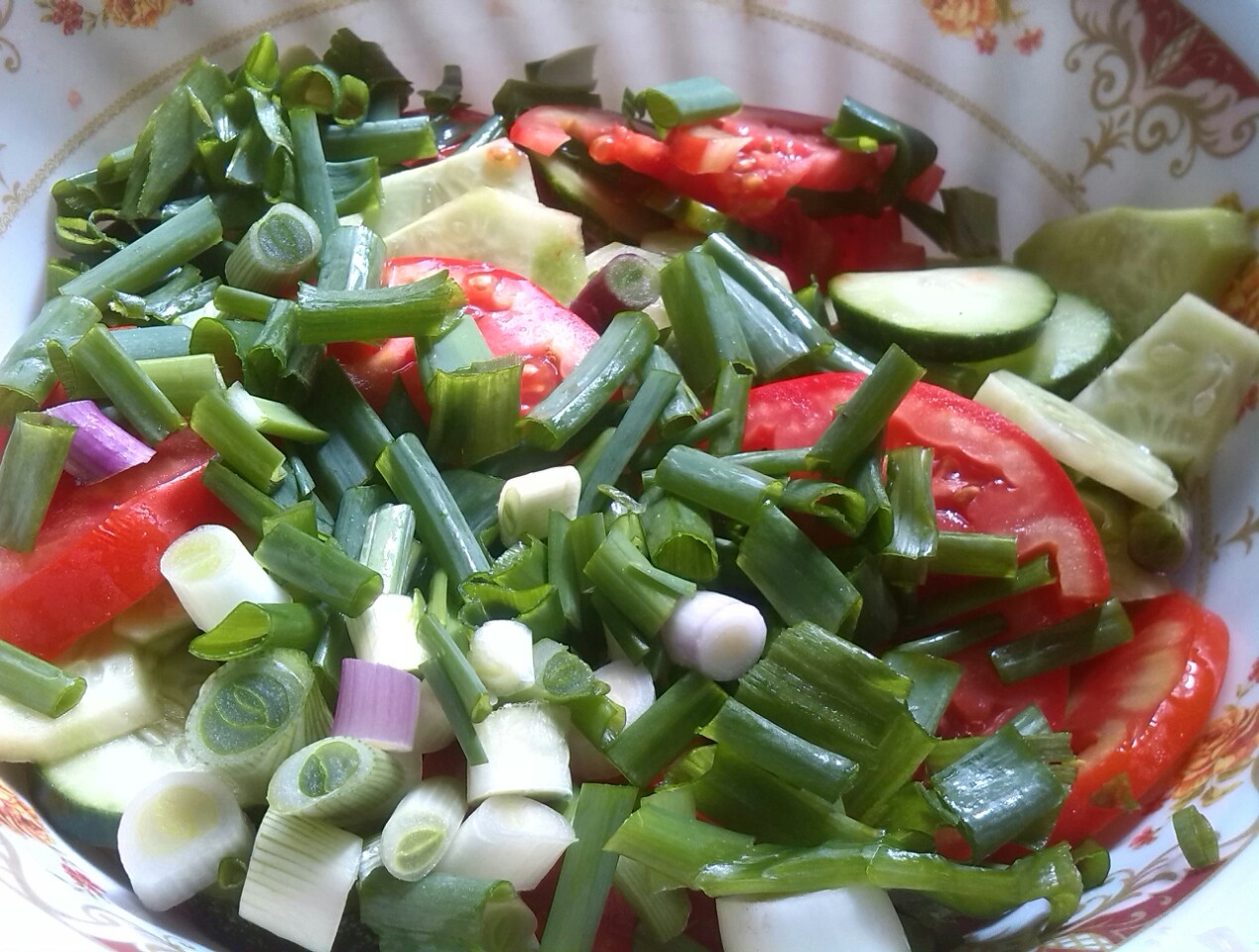 Salata de legume cu telemea de vaca