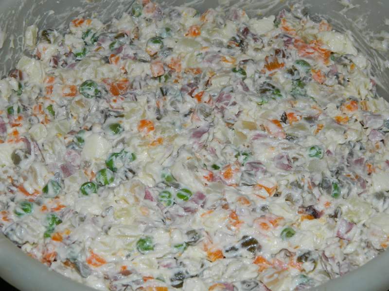 Salata de boeuf cu limba afumata