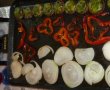 Scoici, calamar, file pangasius cu legume pe placa electrica-9