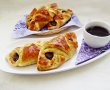 Cornuri cu branza si gem de prune-10