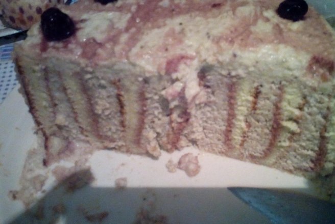 Tort cu crema de nuci si rom