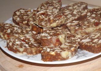 Salam de biscuiţi, reţetă cu fructe Goji