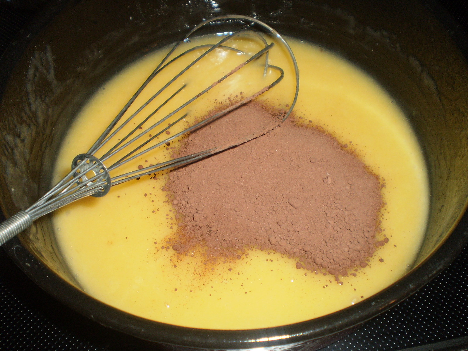 Tort cu crema de ciocolata si nuci