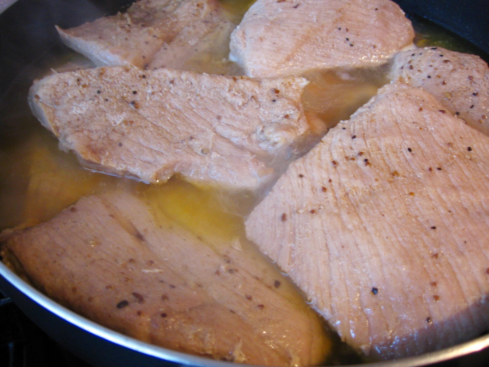 Friptura din carne de porc, macerata in bere neagra