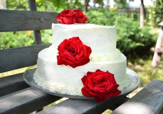 Tort etajat cu zmeura si mascarpone