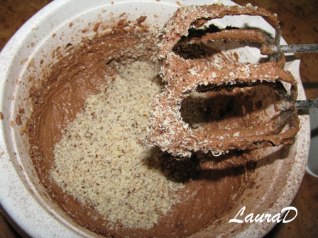 Tort cu blat de cacao si crema de ciocolata