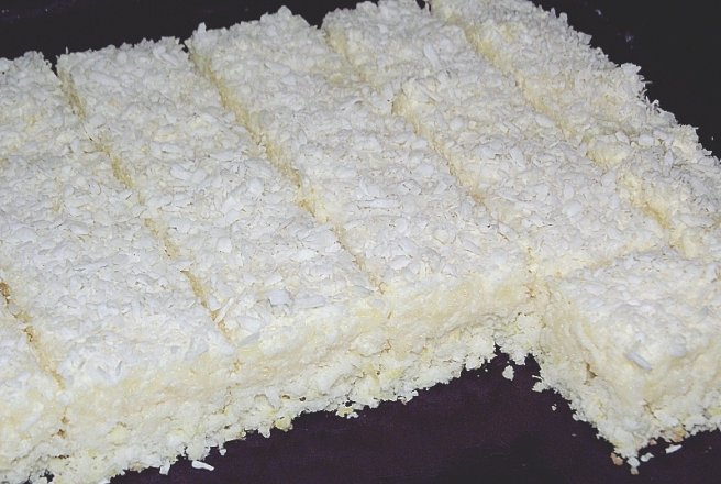 Prajitura cu blat de cocos si crema de lamaie