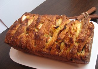Cozonac cu mar si scortisoara