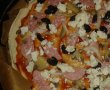 Pizza cu salam-8