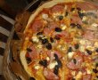 Pizza cu salam-10