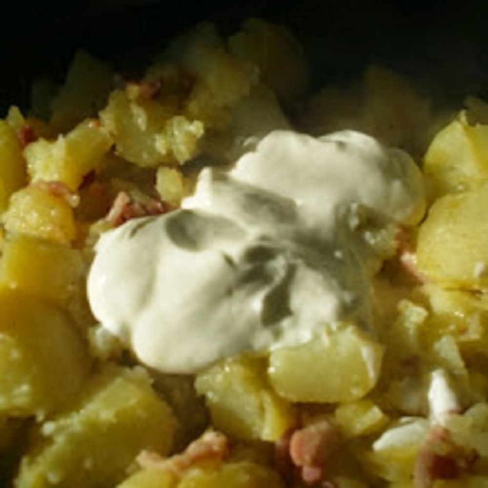 Gratin de cartofi cu branza Reblochon - Tartiflette