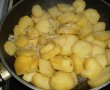 Cartofi fierti cu branza si oua la tigaie-2