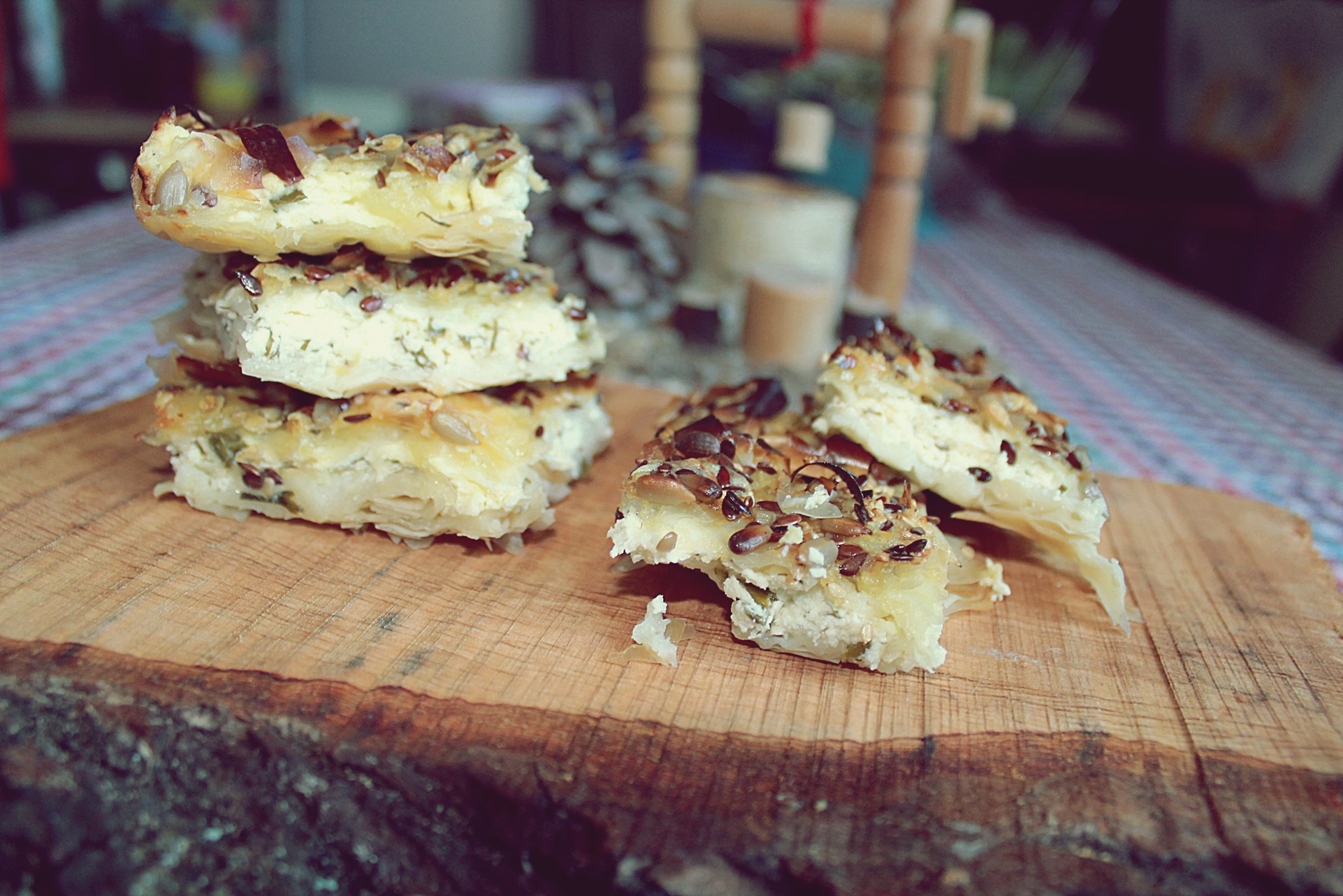 Plăcintă sfărâmată cu brânză sărată