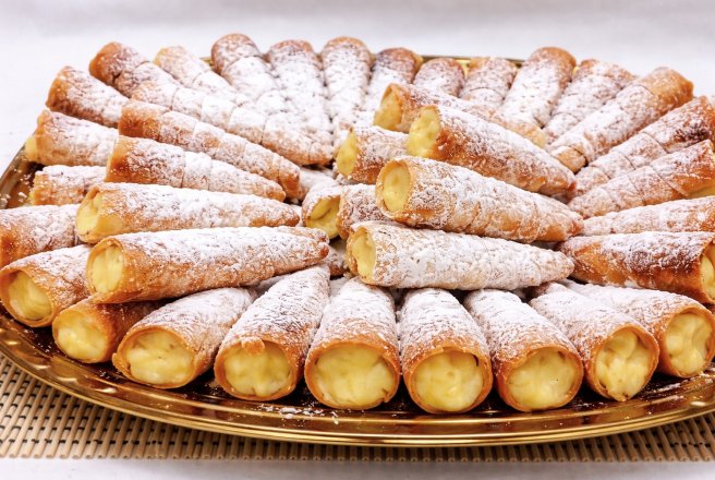 Reteta de rulouri delicioase umplute cu crema de vanilie