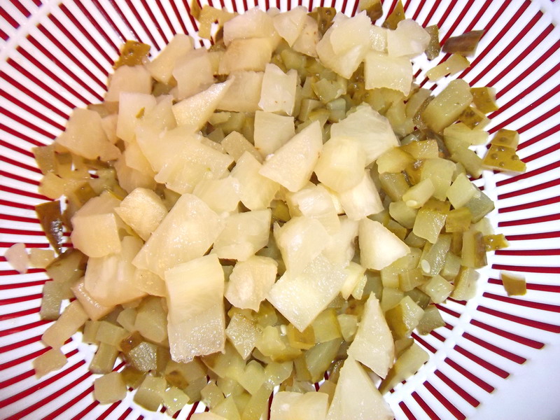 Cosulete umplute cu salata de pui si ananas