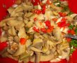 Salata de ciuperci cu smantana, castraveti murati si curcan-4