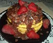 Pancakes cu sos de ciocolata , nuca si capsuni-7