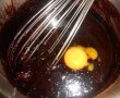 Prajitura ciocolatoasa cu dulceata de zmeura-2
